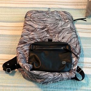 Lululemon Kickin' It Backpack *Print Sketchy Palms White Black / Black